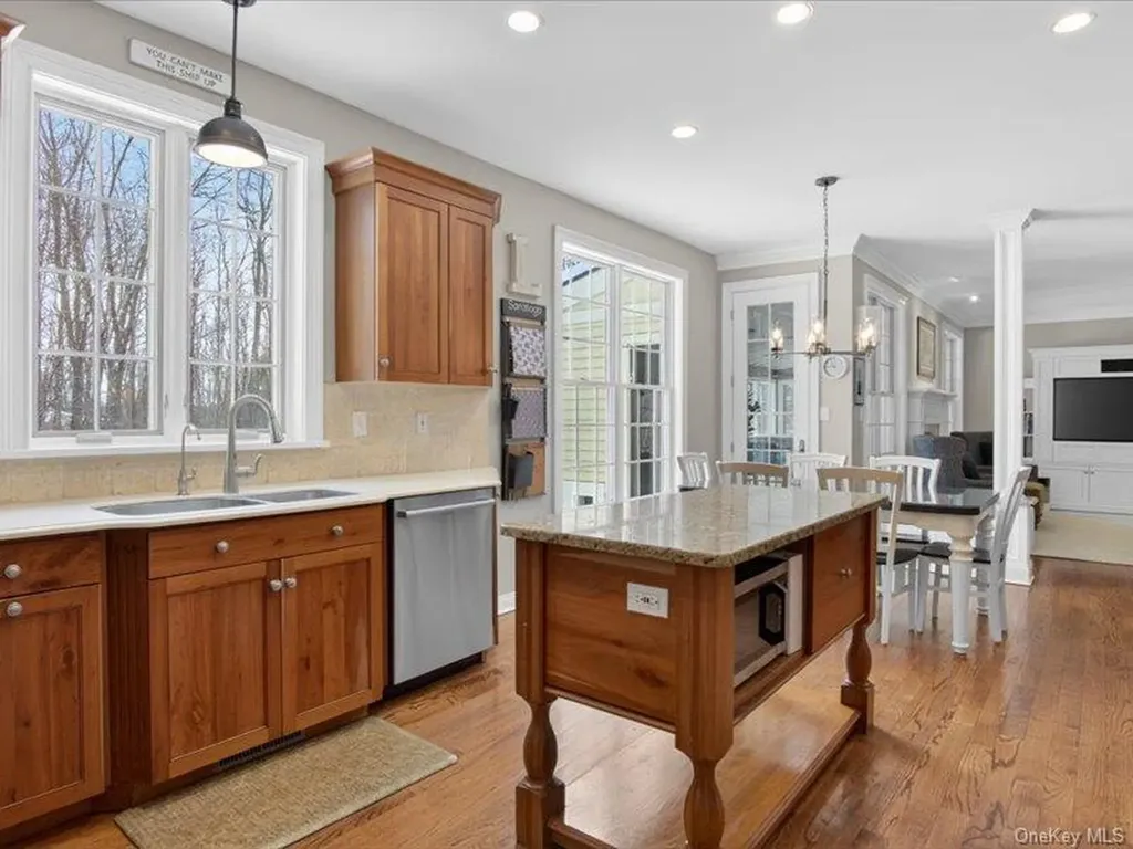 2 Stable Lane Call Listing Agent NY 12866