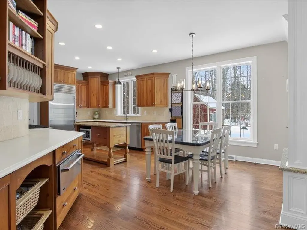 2 Stable Lane Call Listing Agent NY 12866
