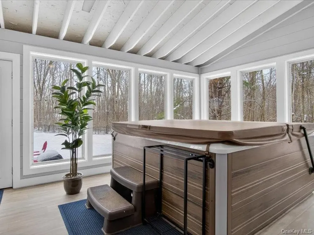 2 Stable Lane Call Listing Agent NY 12866