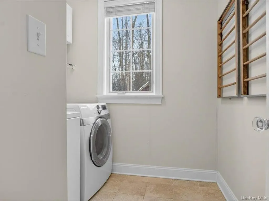 2 Stable Lane Call Listing Agent NY 12866