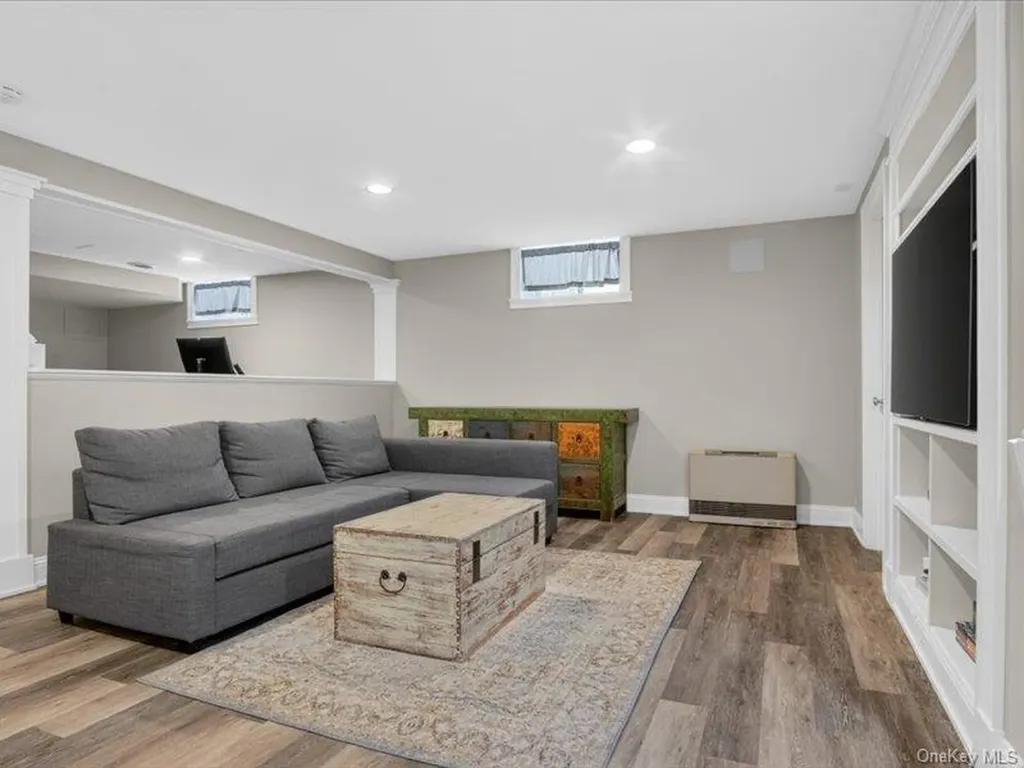 2 Stable Lane Call Listing Agent NY 12866