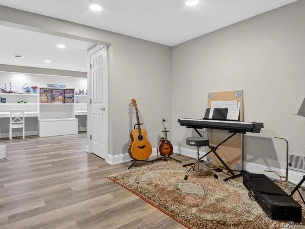 2 Stable Lane Call Listing Agent NY 12866