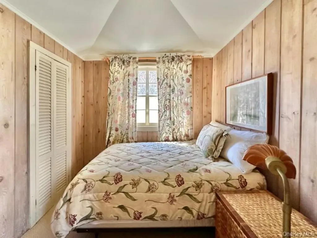146 Doctors Walk Cherry Grove NY 11782