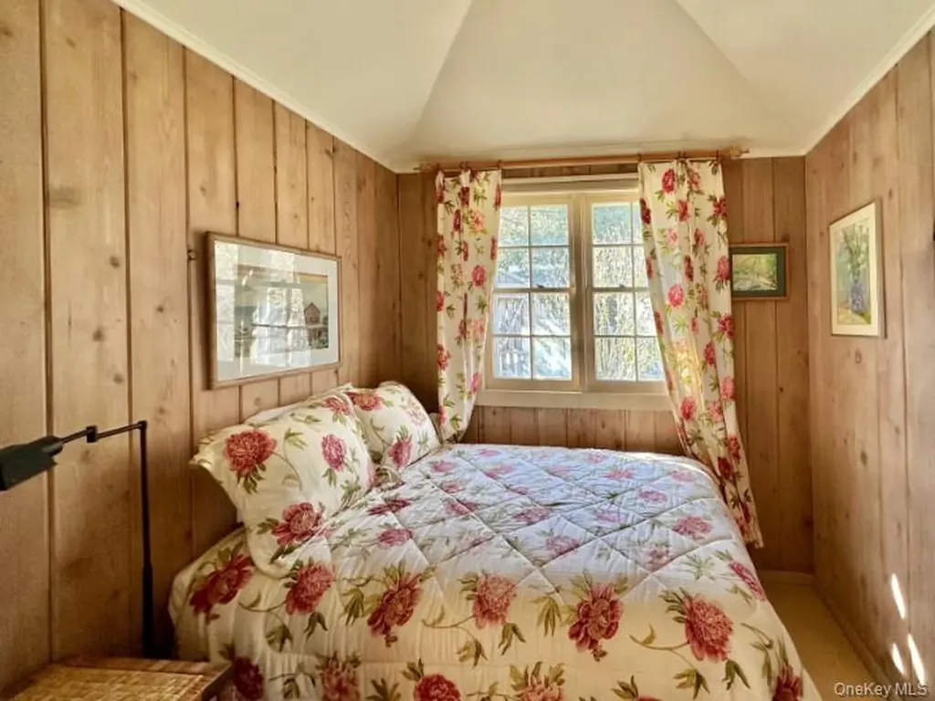 146 Doctors Walk Cherry Grove NY 11782