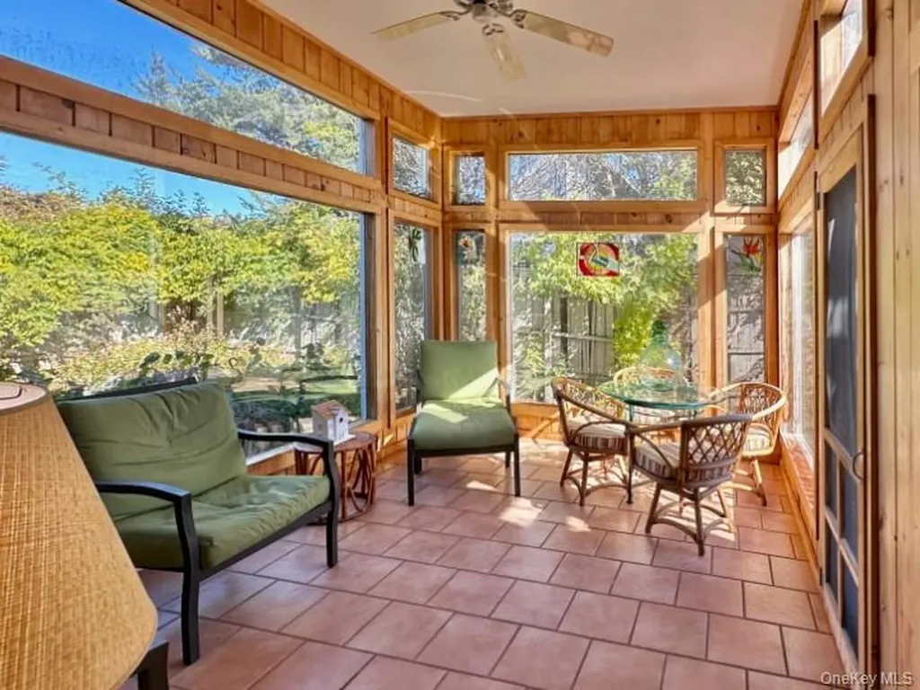 146 Doctors Walk Cherry Grove NY 11782