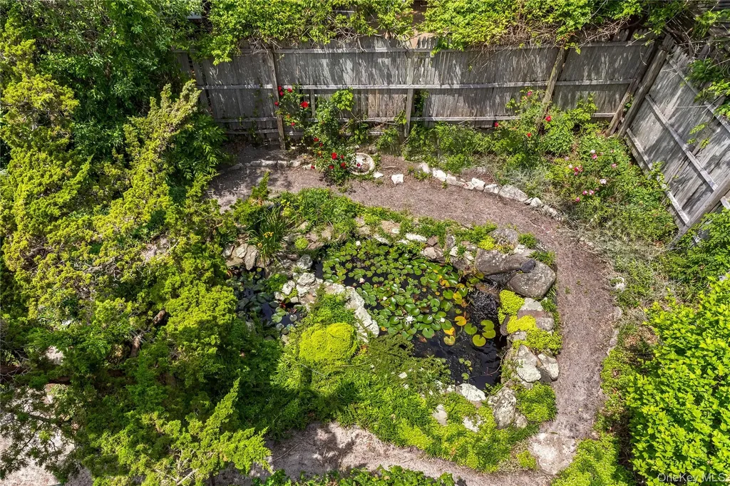 146 Doctors Walk Cherry Grove NY 11782