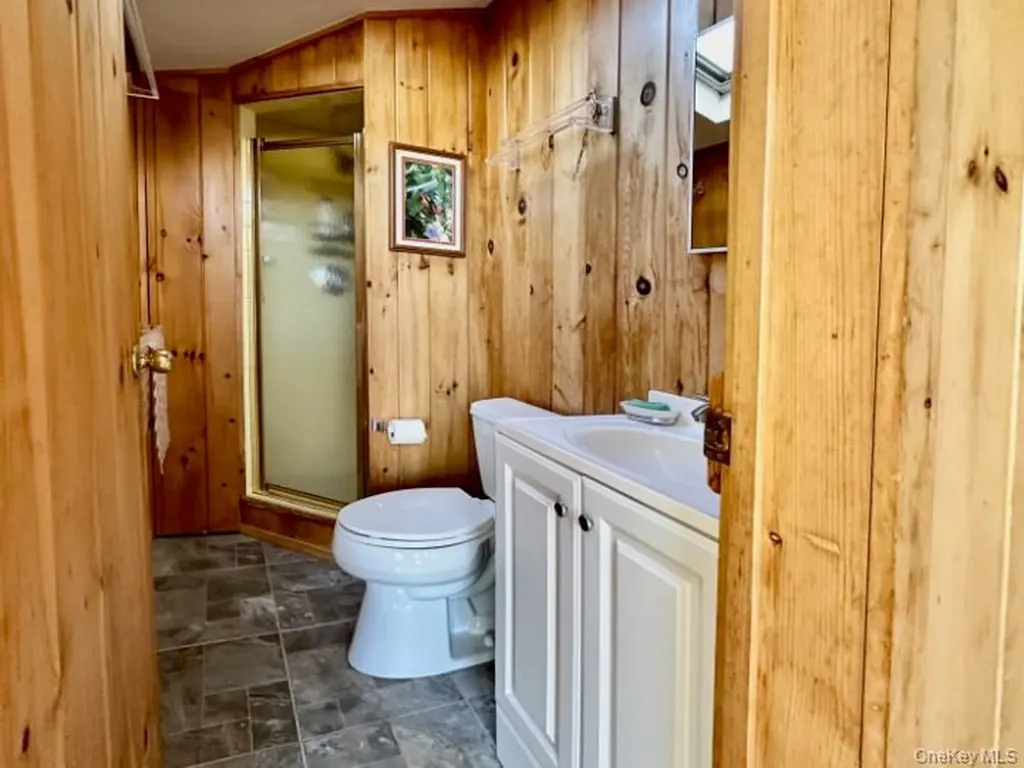 146 Doctors Walk Cherry Grove NY 11782
