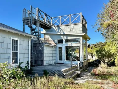 146 Doctors Walk Cherry Grove NY 11782
