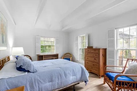 146 Doctors Walk Cherry Grove NY 11782