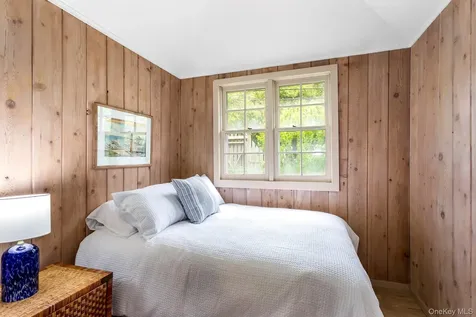 146 Doctors Walk Cherry Grove NY 11782