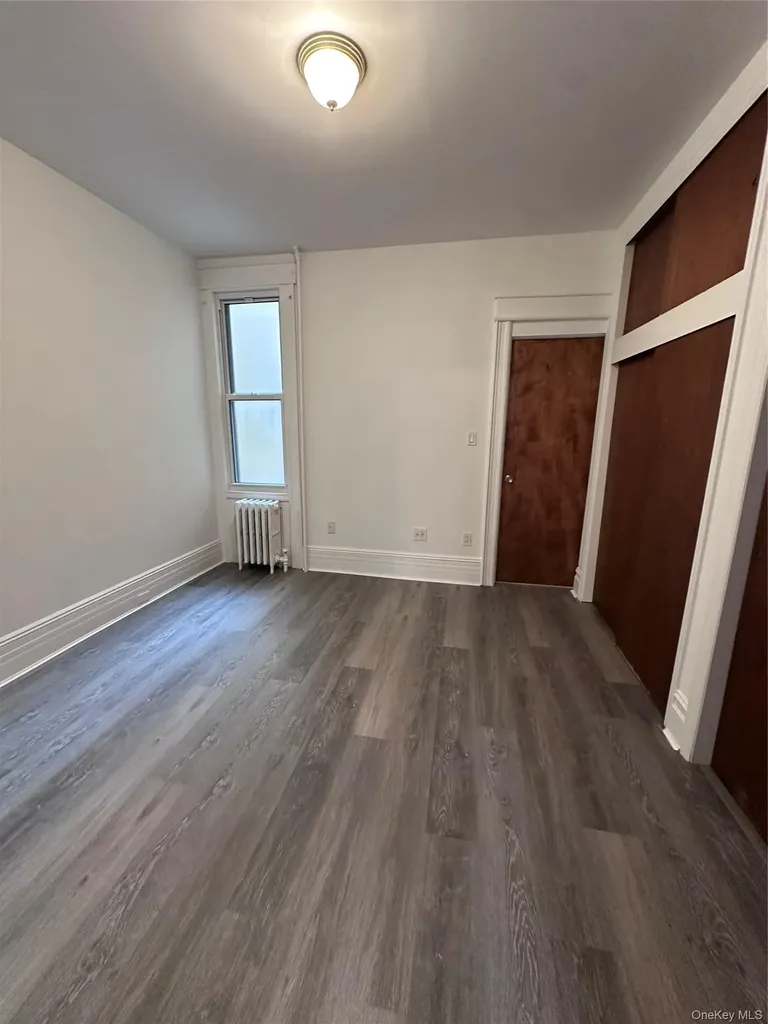 7236 67th Place Glendale NY 11385