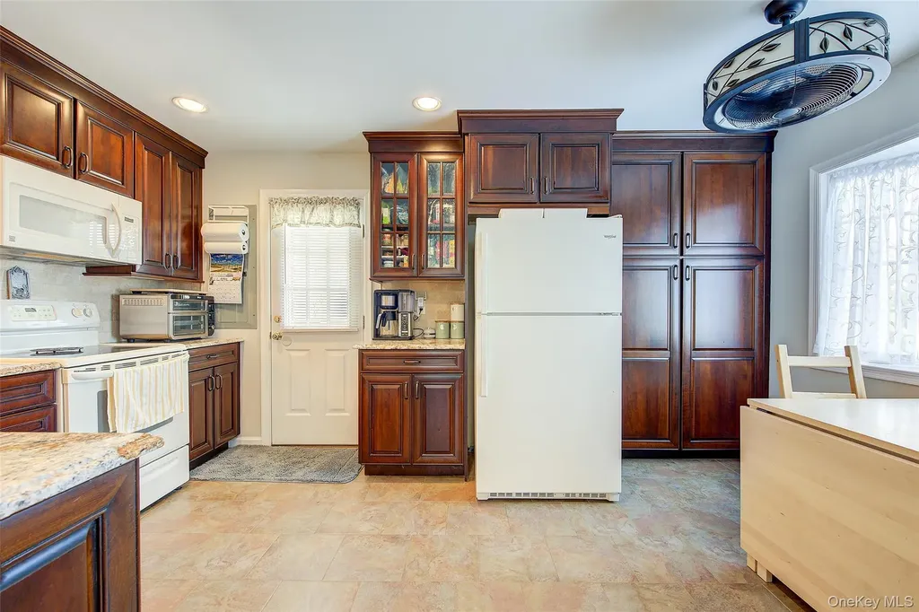12 Crescent Lane Levittown NY 11756