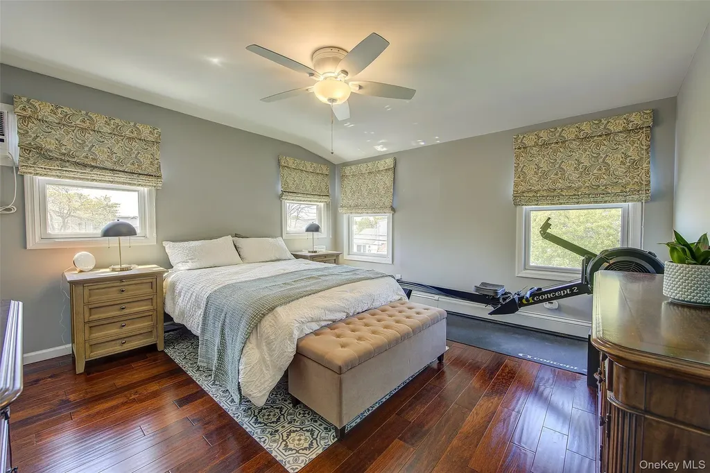 12 Crescent Lane Levittown NY 11756