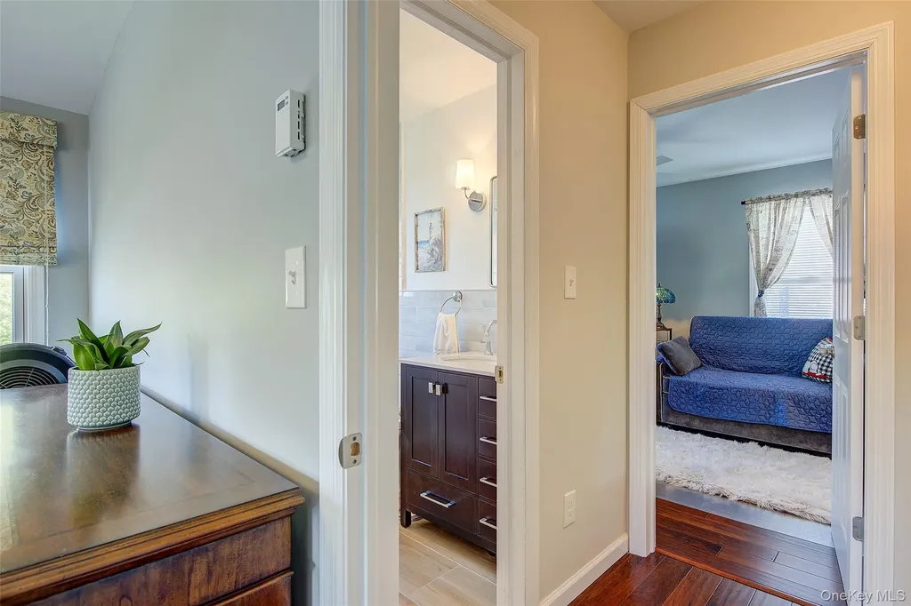 12 Crescent Lane Levittown NY 11756