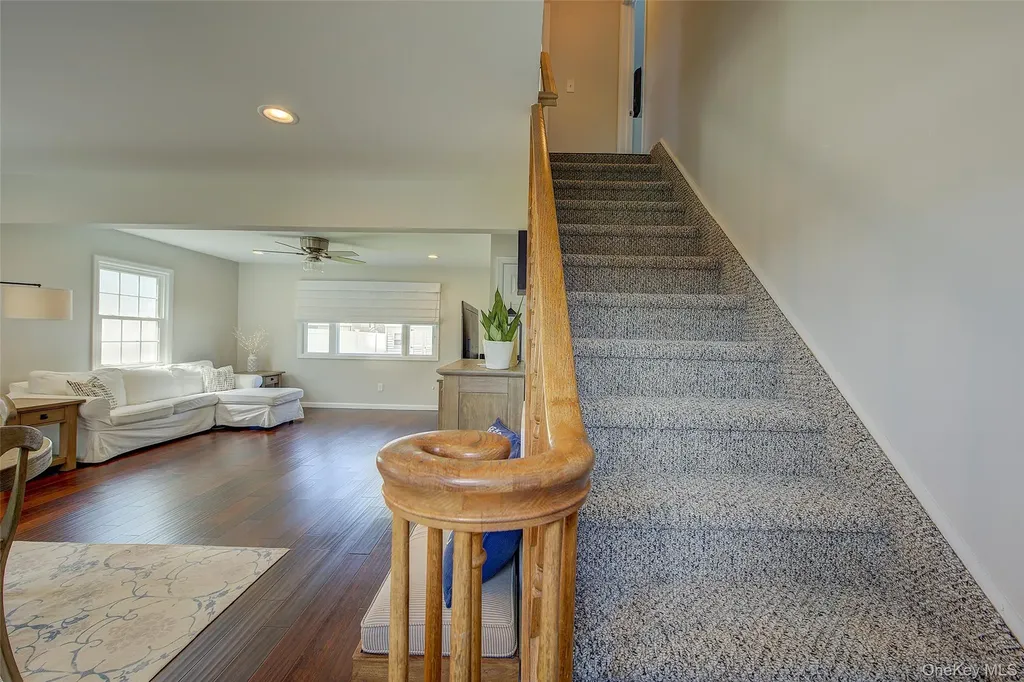 12 Crescent Lane Levittown NY 11756