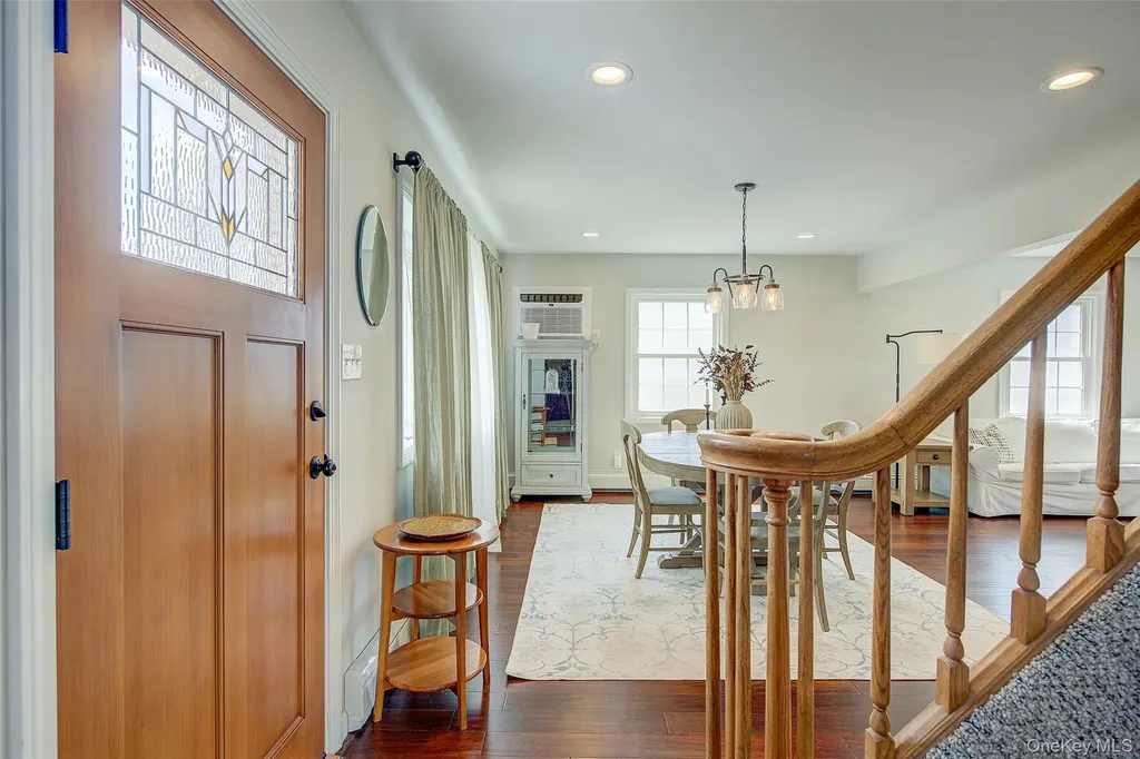 12 Crescent Lane Levittown NY 11756