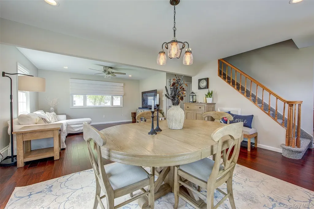 12 Crescent Lane Levittown NY 11756