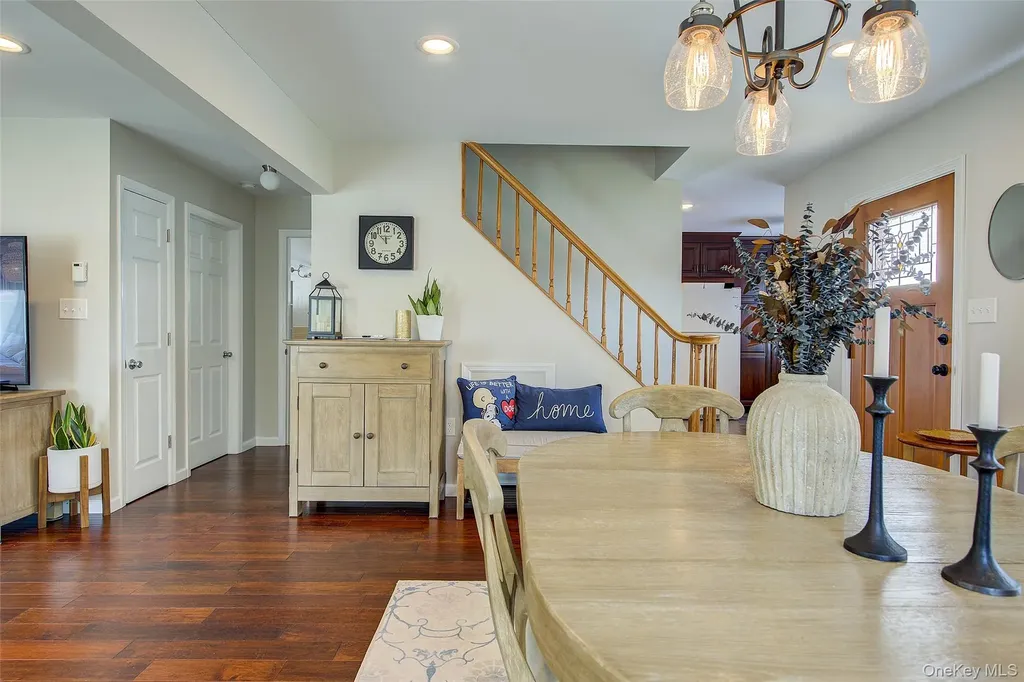 12 Crescent Lane Levittown NY 11756