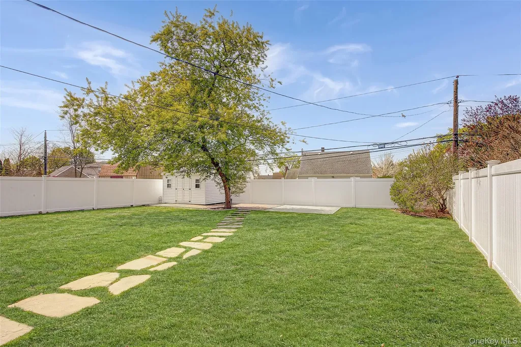 12 Crescent Lane Levittown NY 11756