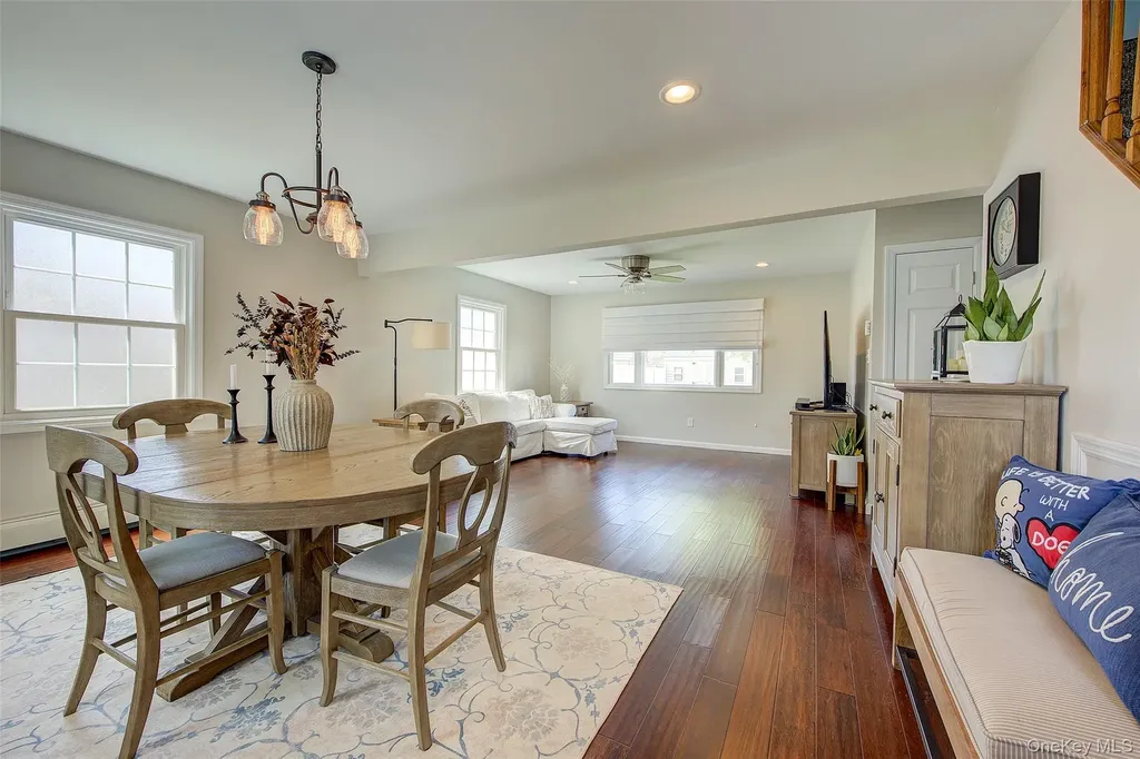 12 Crescent Lane Levittown NY 11756