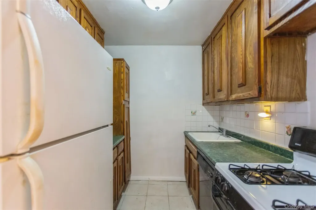 600 Shore Road Long Beach NY 11561
