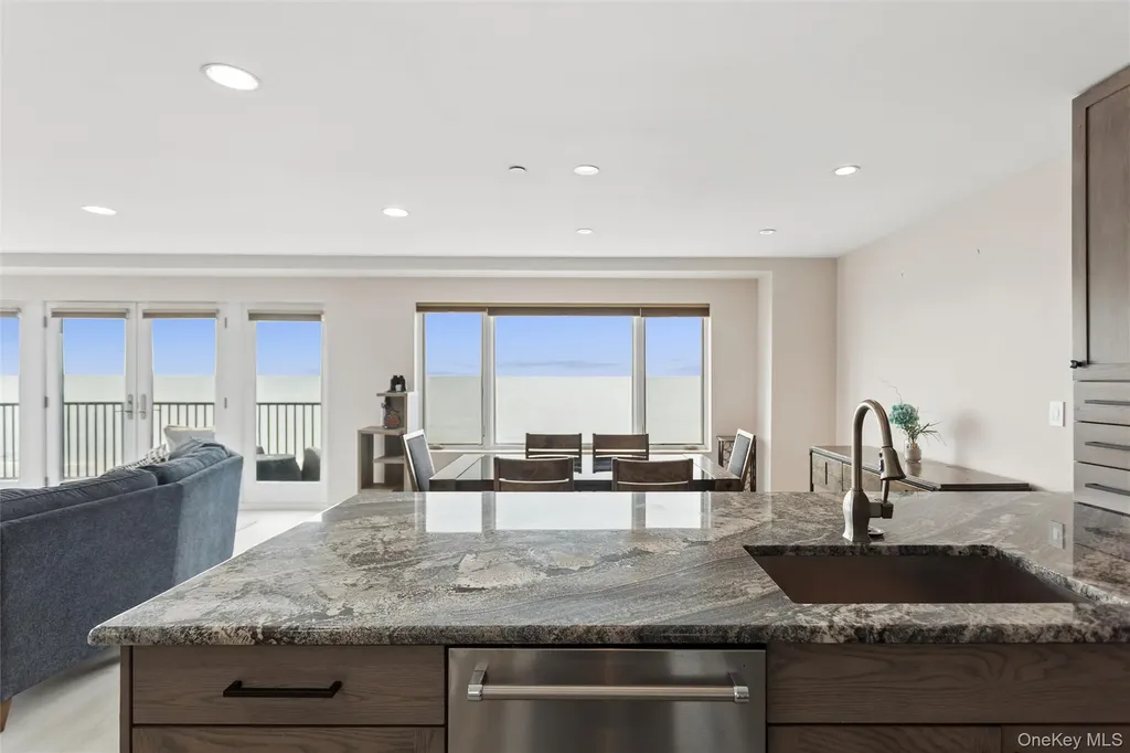 260 W Broadway Long Beach NY 11561