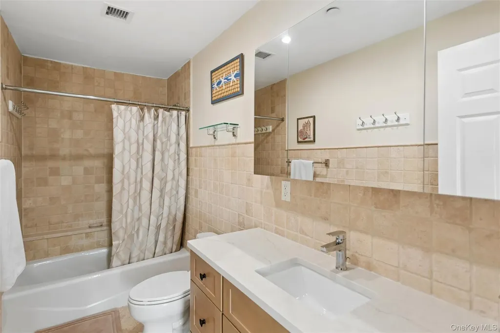 260 W Broadway Long Beach NY 11561