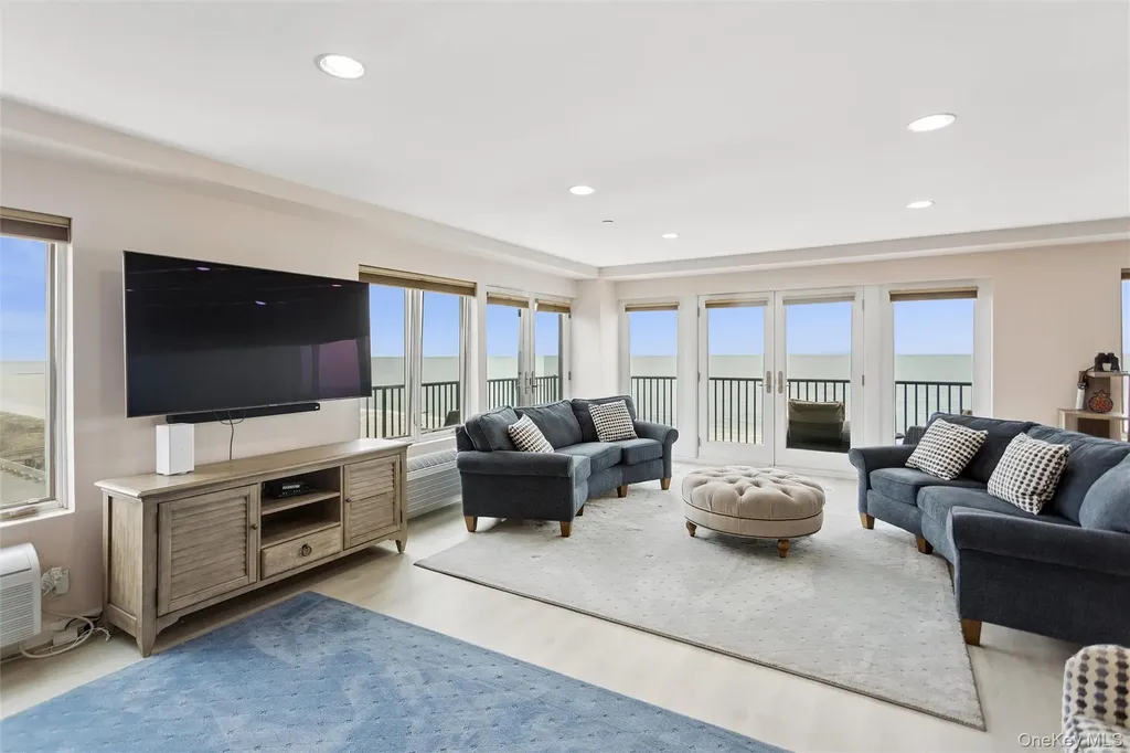 260 W Broadway Long Beach NY 11561