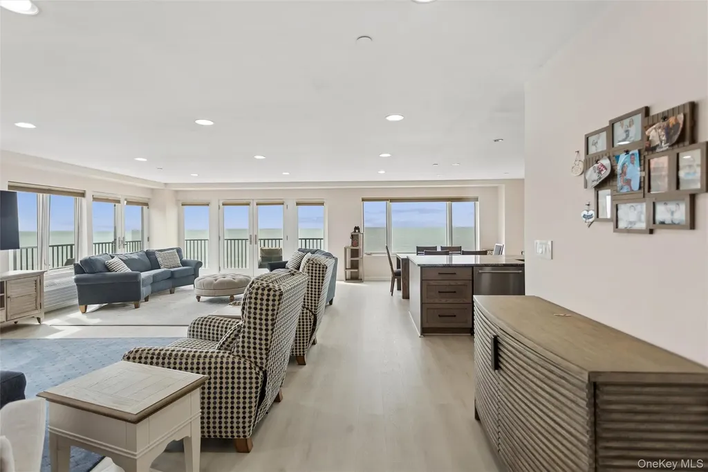 260 W Broadway Long Beach NY 11561