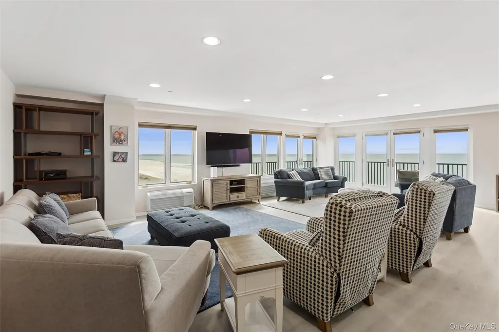 260 W Broadway Long Beach NY 11561