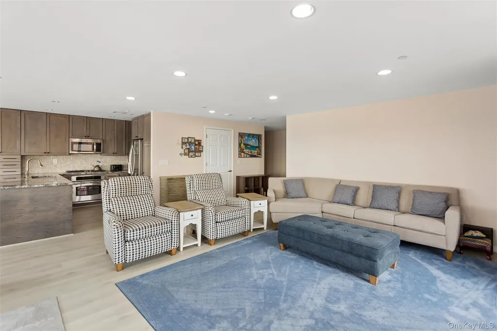 260 W Broadway Long Beach NY 11561