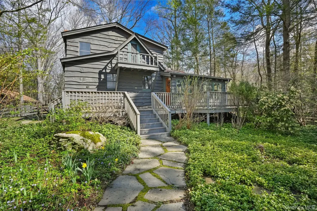 29 Barrett Circle Court Carmel NY 10512