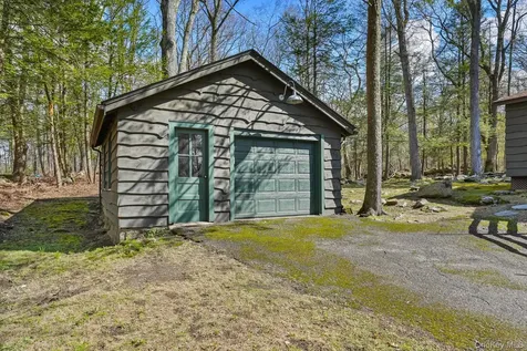 29 Barrett Circle Court Carmel NY 10512