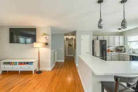 6 Lenny Court Wappingers Falls NY 12590