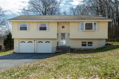 6 Lenny Court Wappingers Falls NY 12590