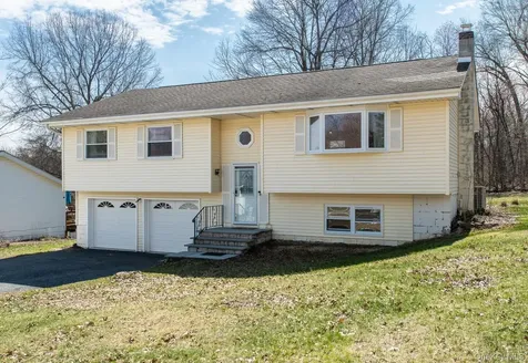 6 Lenny Court Wappingers Falls NY 12590