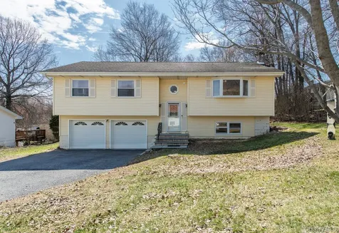 6 Lenny Court Wappingers Falls NY 12590
