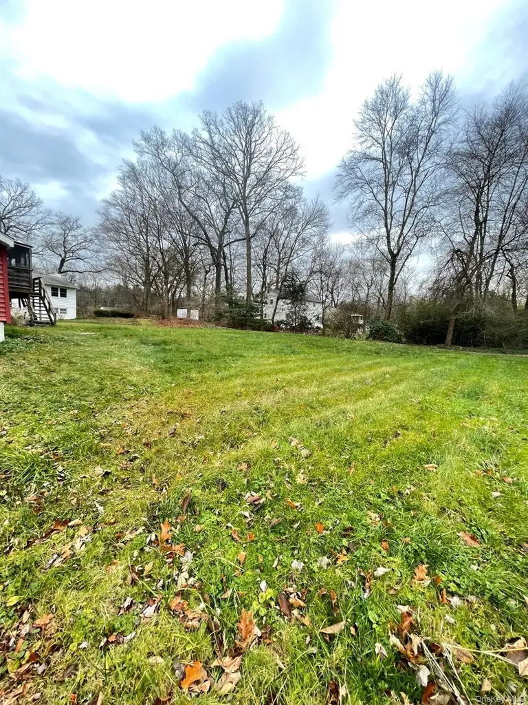 8 Albie Drive Hyde Park NY 12538