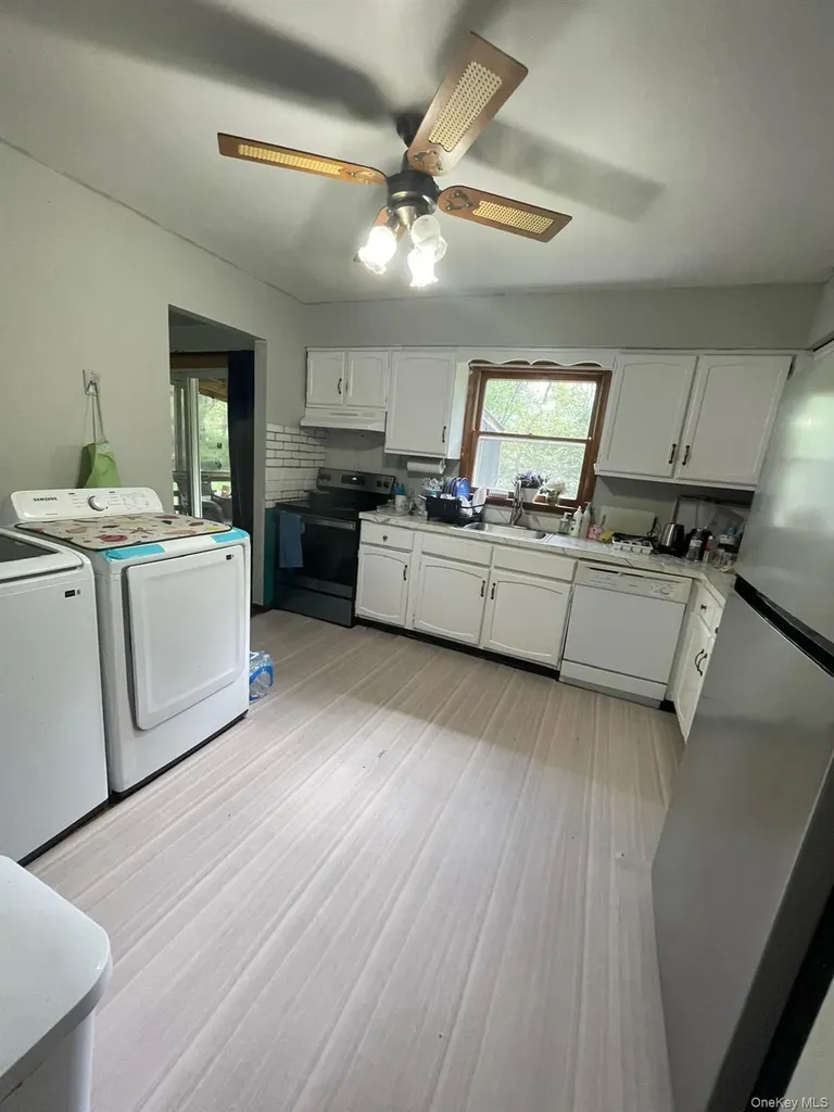 8 Albie Drive Hyde Park NY 12538