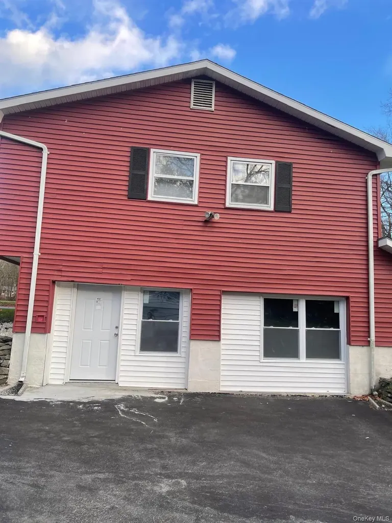 8 Albie Drive Hyde Park NY 12538