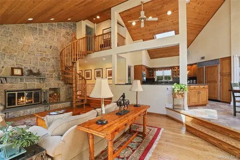 17 Wampus Lake Drive Armonk NY 10504