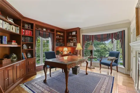 17 Wampus Lake Drive Armonk NY 10504