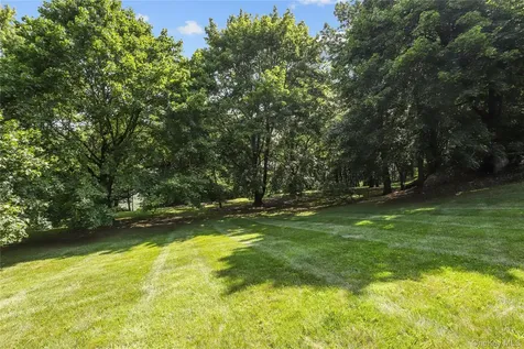 17 Wampus Lake Drive Armonk NY 10504