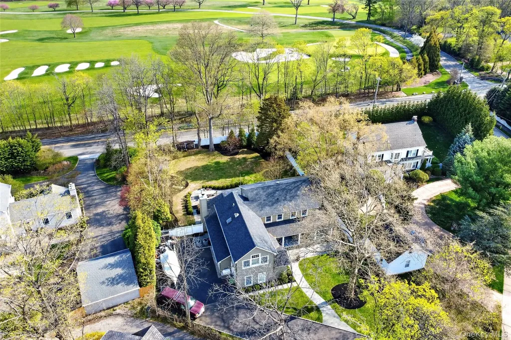 21 Midland Street Cold Spring Harbor NY 11724
