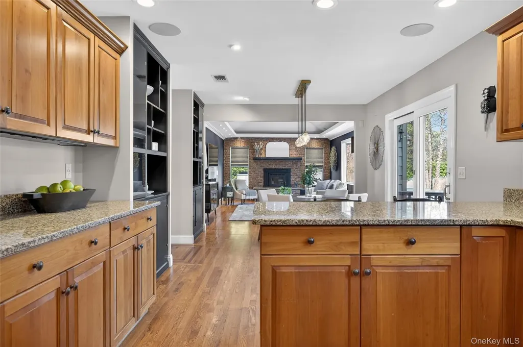 21 Midland Street Cold Spring Harbor NY 11724