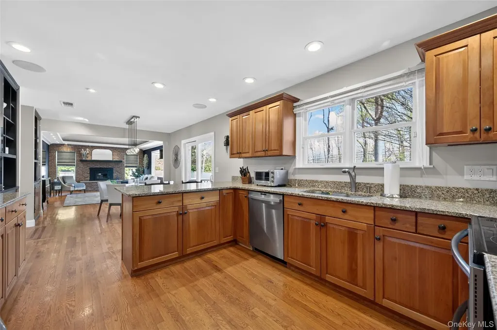 21 Midland Street Cold Spring Harbor NY 11724