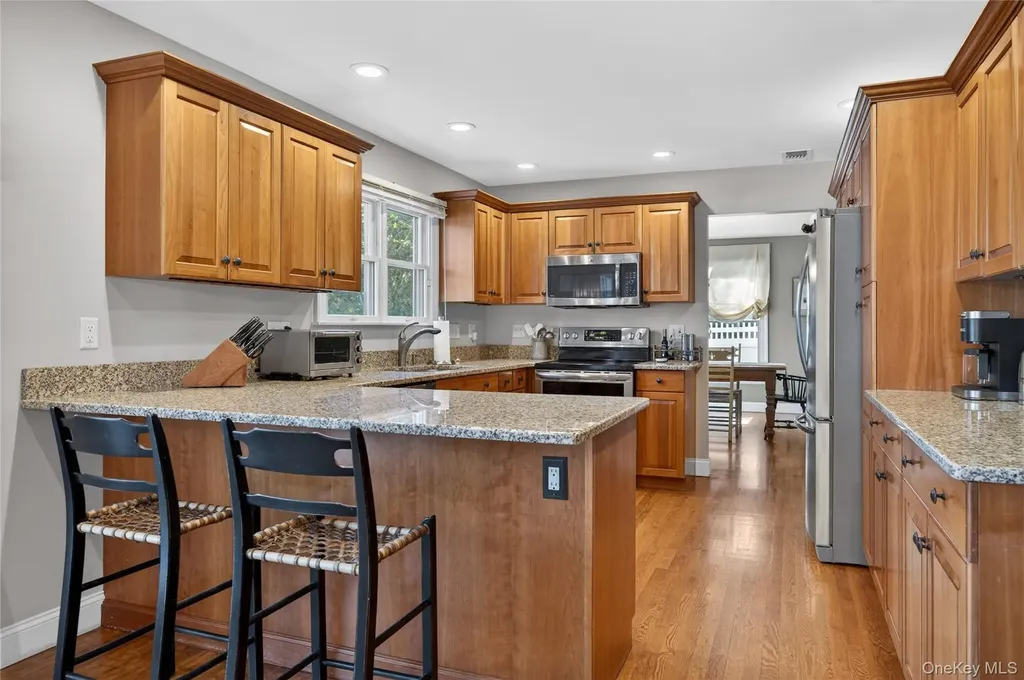 21 Midland Street Cold Spring Harbor NY 11724