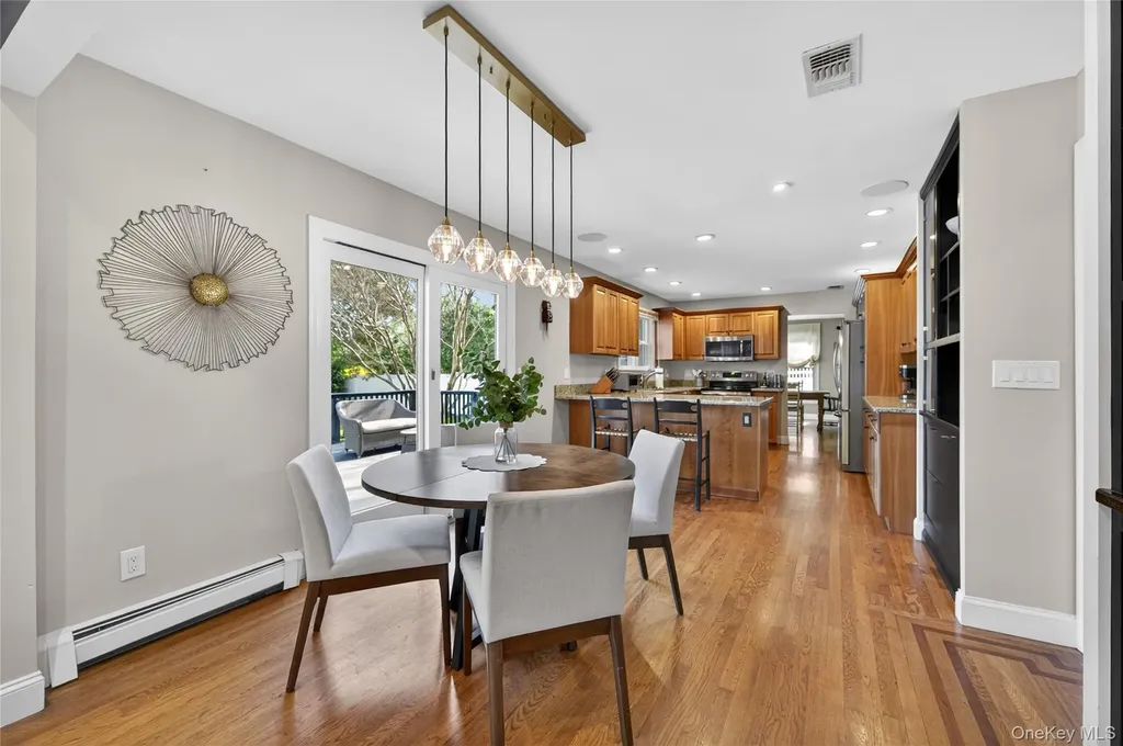 21 Midland Street Cold Spring Harbor NY 11724