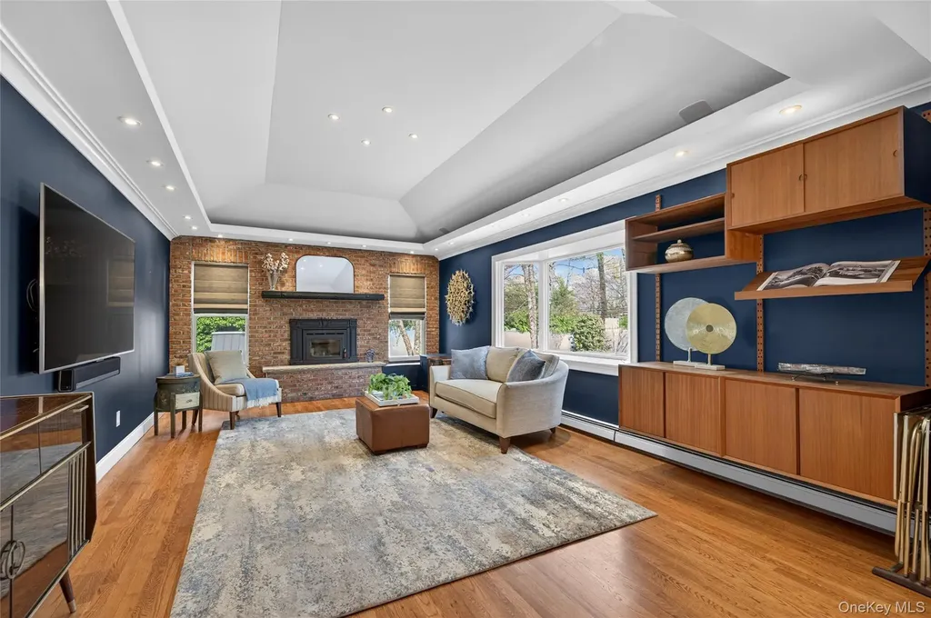 21 Midland Street Cold Spring Harbor NY 11724