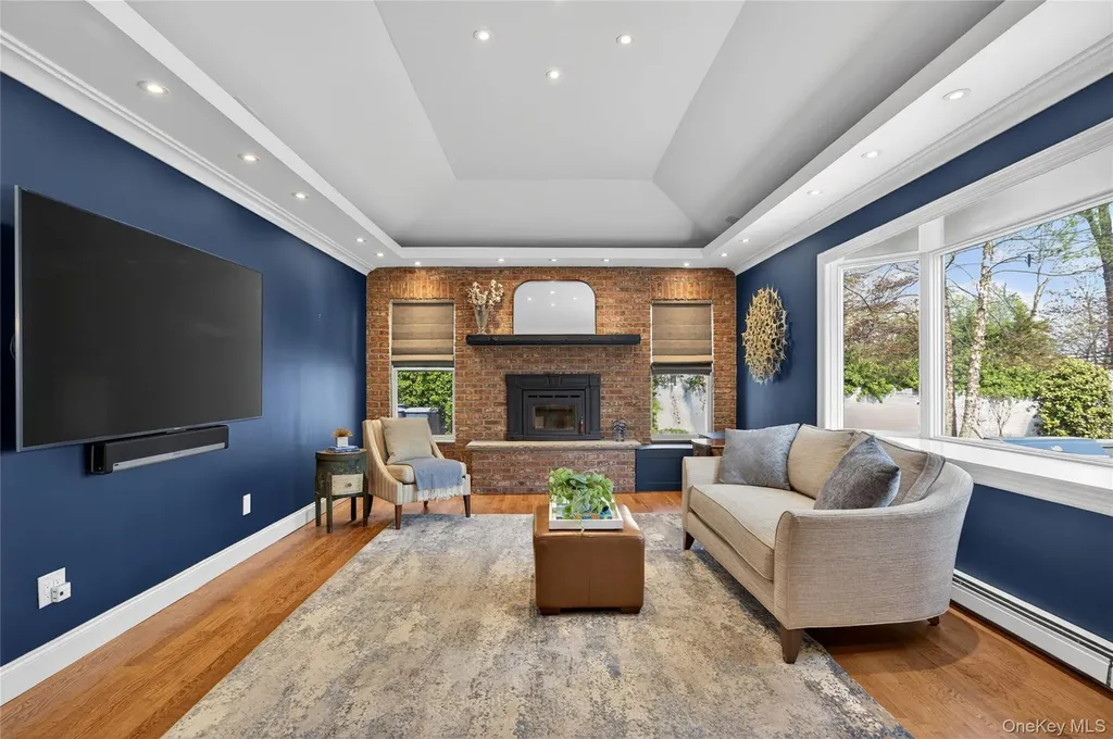 21 Midland Street Cold Spring Harbor NY 11724